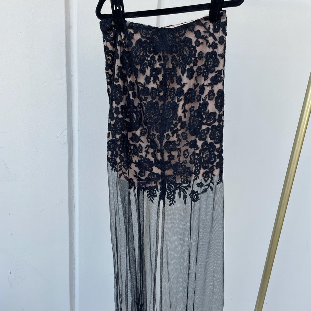 For love and lemons lace sheer black skirt size xs